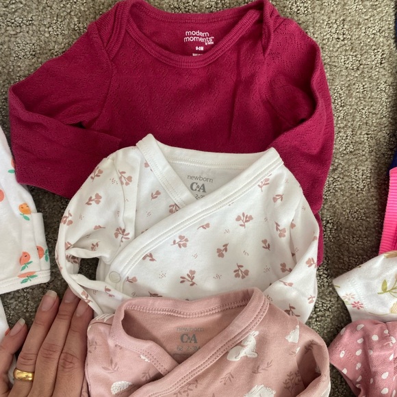 Baby girl newborn bundle lot - Picture 6 of 8